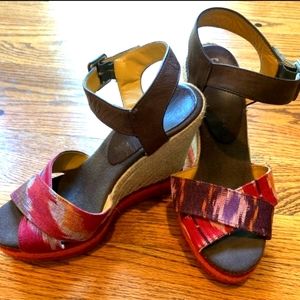 Bettye Muller Jo Jo Ikat Fruitwood Wedge Espadrille Sandals Made in Spain 37/7